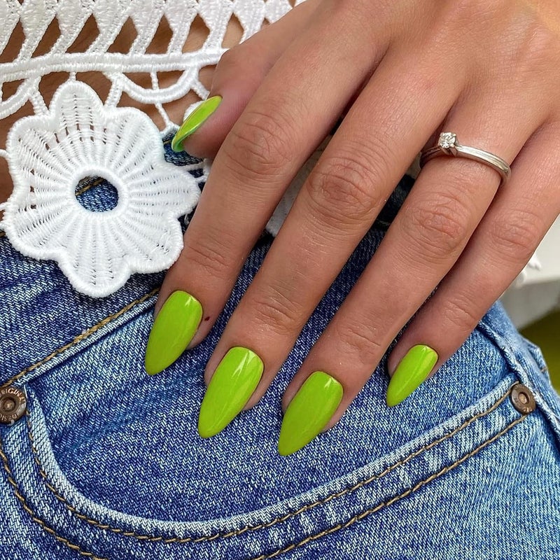 KQueenest Light Green Press on Nails Medium Stiletto Almond, Glossy Acrylic Nails Kit Reusable Fake Nails Feature Protective UV Coating for Women Nail Art Manicure in 24PCS - Image 1